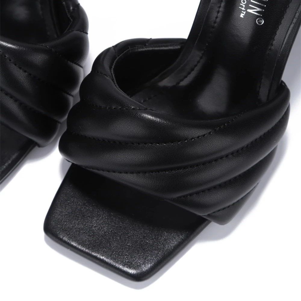 Lorelai Mule 🖤 - Picture 2 of 5